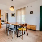 Villa Mista Sutivan