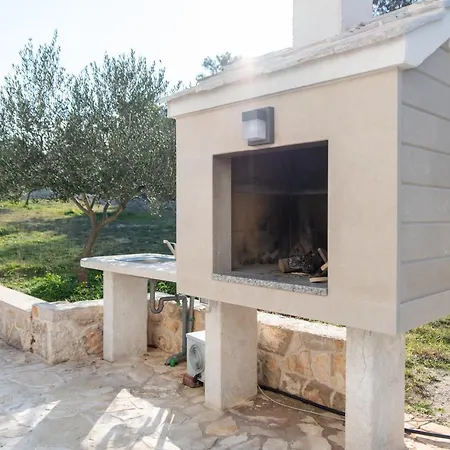 Villa Mista Sutivan