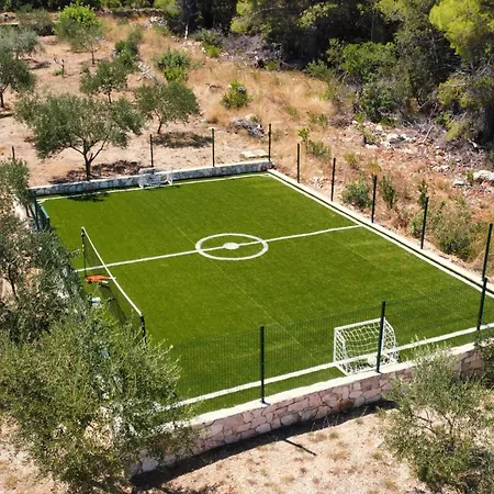 Mista Villa