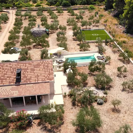 Mista Villa *