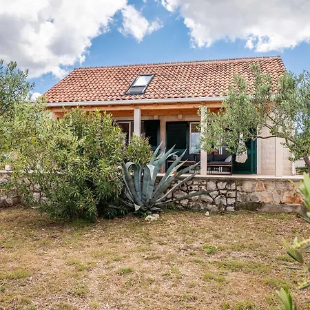 Mista Villa *