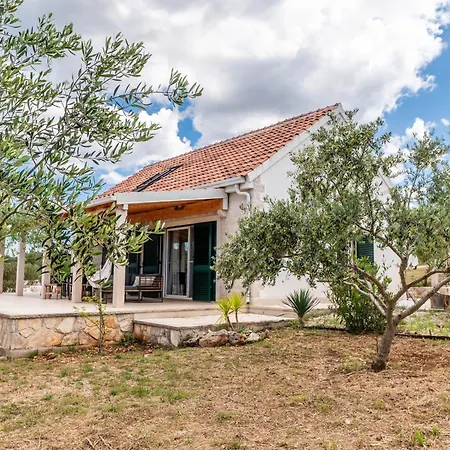 Villa Mista *